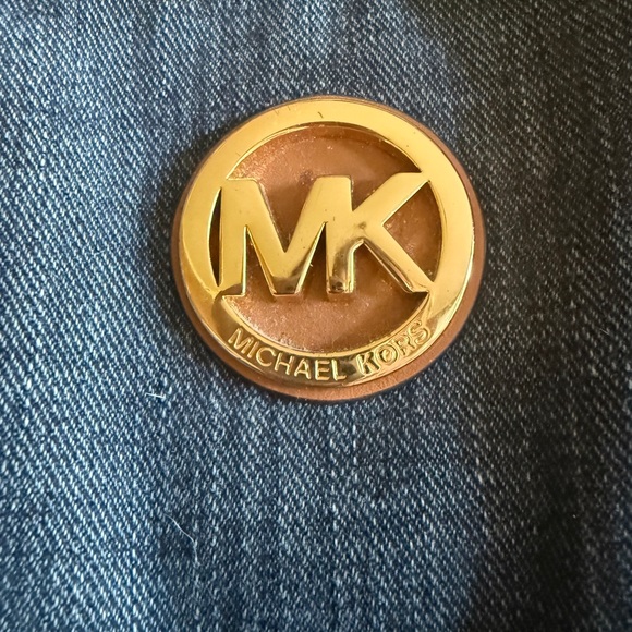 Michael Kor's purse - Picture 3 of 12